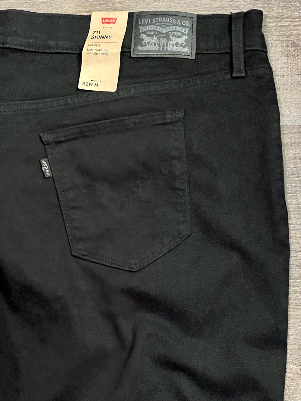 NWT Women’s Levi's 511 Black Skinny Jeans Size 22W Medium Distressed legs